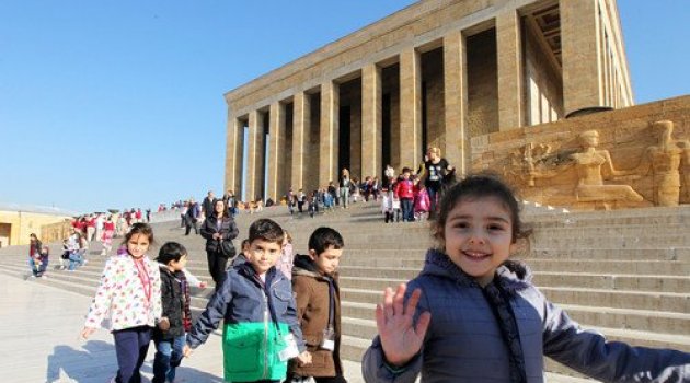 Minikler Anıtkabir'e Koştu