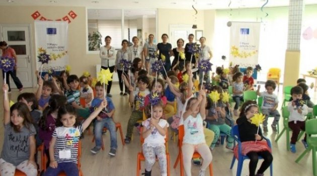 Minikler, Avrupa Birliği’ni Lokumla Öğrendi
