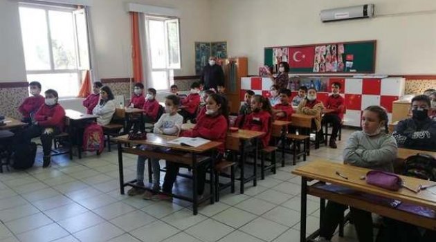 Minikler balık yiyerek sağlıklı olacak