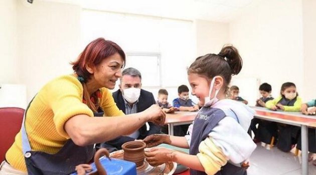 Minikler çömlek yaptı