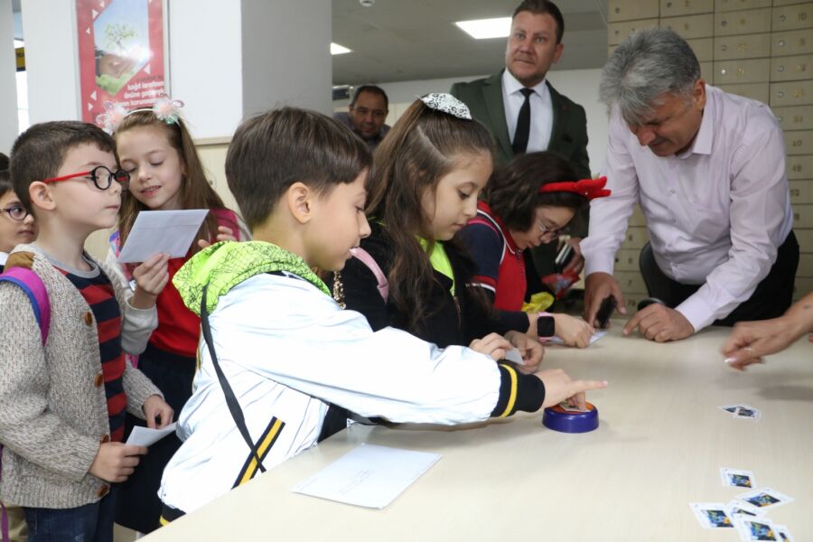 Minikler Dünya Posta Günü’nü kutladı