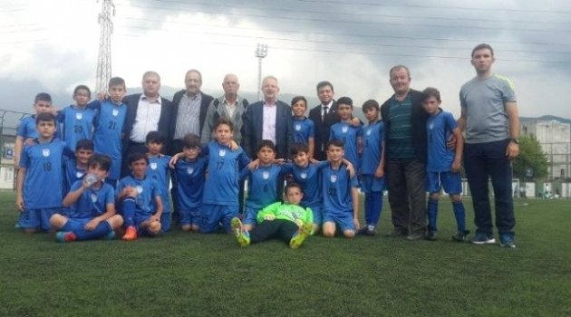 Minikler Futbol Turnuvasının Şampiyonu Genç Saray