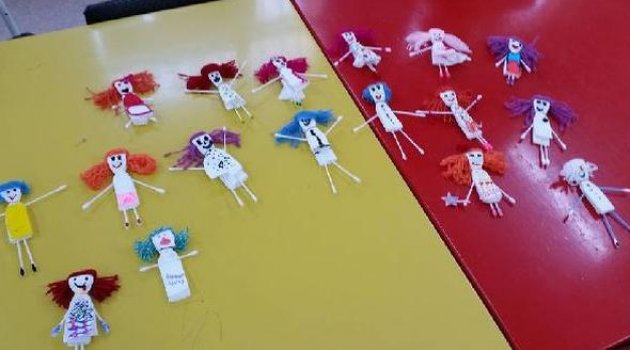 Minikler Kağıt Mendilden Bebek Yapmasını Öğrendiler