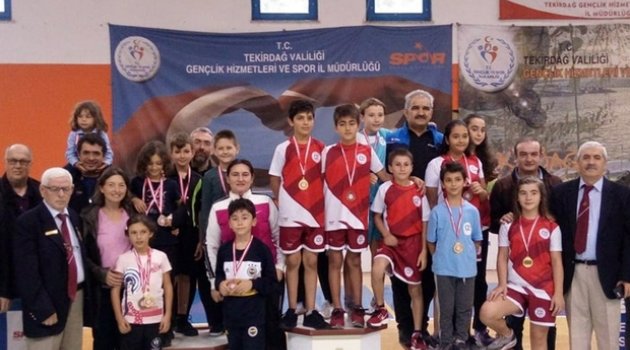 Minikler Masa Tenisinde Yarıştı