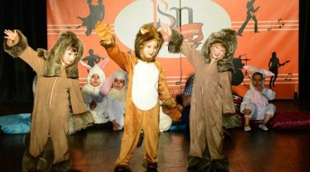 Minikler Sahneye Işık Saçtı