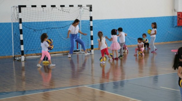 Minikler Spor Yapmanın Keyfini Yaşıyor