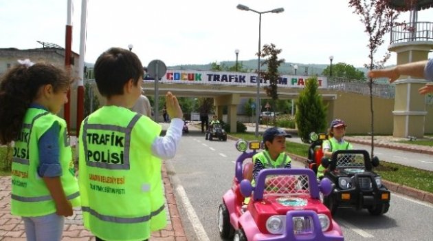 Minikler Trafik Eğitimi Aldı