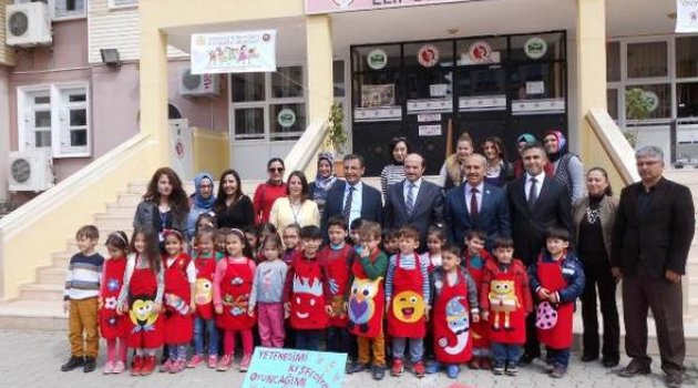 Minikler Ürettikleri Oyuncakları Sergiledi