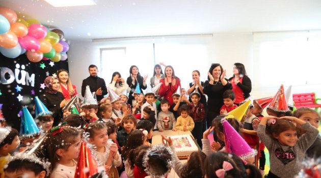 Minikler yeni yılı Gündüz Bakımevi'nde kutladı