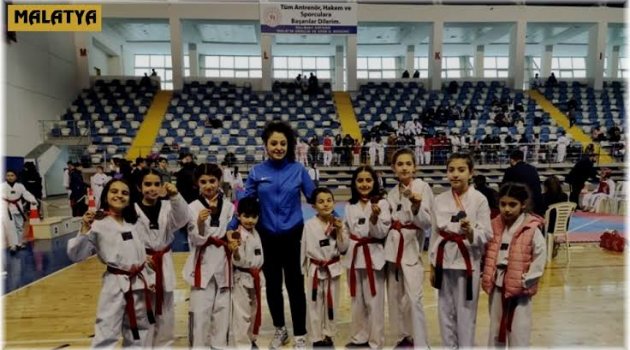 Miniklerden ilk resmi müsabakada 8 madalya