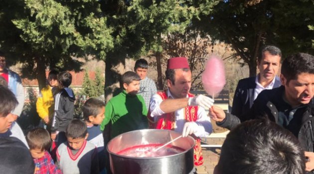 Miniklere pamuk şekeri sürprizi
