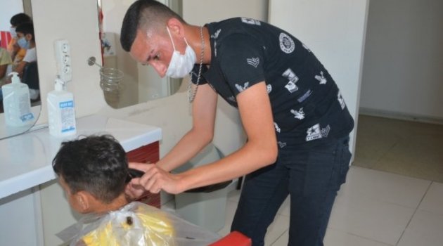 Miniklerin bayram tıraşı İzmit Belediyesinden