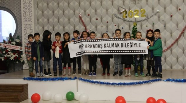 Miniklerin yeni yıl coşkusu