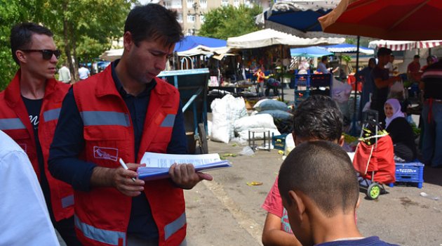 Mobil Ekipler Sokakta Çalışan Çocuklar İçin Görevde