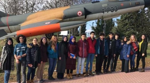 Mucit Öğrenciler