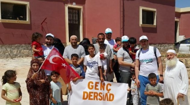 Mülteci Kampında Minikler De Unutulmadı