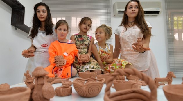 Muratpaşalı Minikler Sanat Öğreniyor