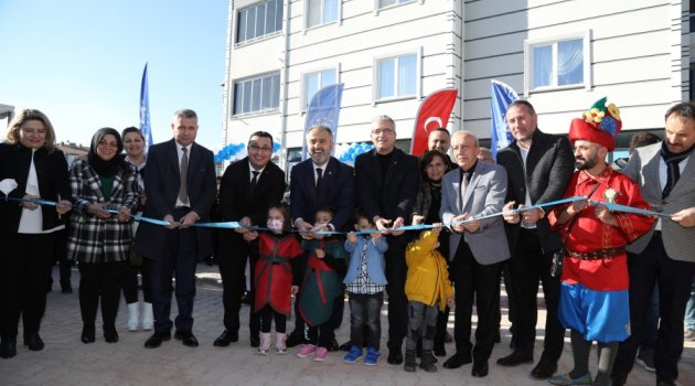 Mustafakemalpaşalı minikler 'Ana Kucağı'nda