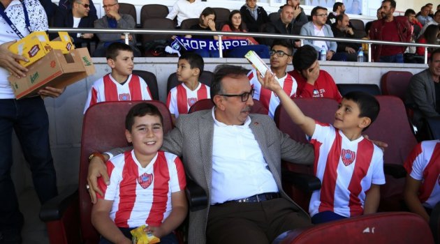 Nevşehirli Çoçuklar Nevşehir Belediyespor Maçını Tribünde İzledi