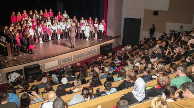 Nilüfer Çocuk Korosu'ndan yeni yıl konseri