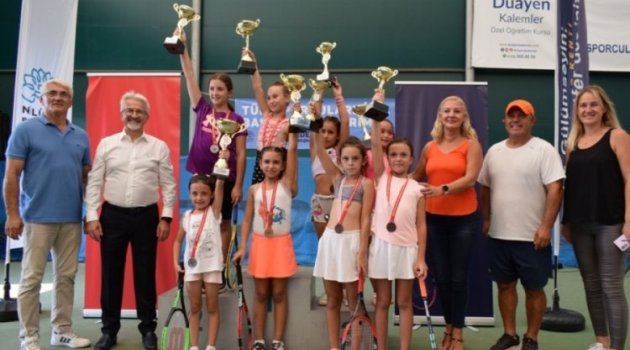 Nilüfer'de çocukların tenis heyecanı