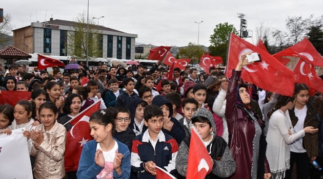 Öğrencilerden Mehmetçik'e 86 Bin TL Bağış
