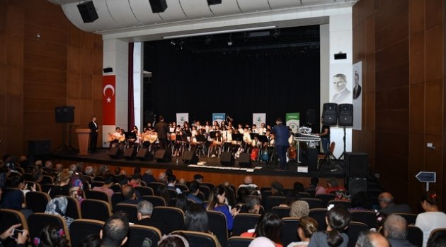 Öğrencilerin Konserine Yoğun İlgi