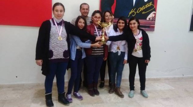 Ortaokullar Satrançta 27 Okul Yarıştı