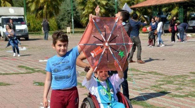 Otizmli Çocuklar İçin Uçurtma Şenliği