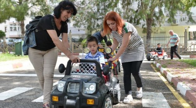 Özel Çocuklar Trafik Park’ta