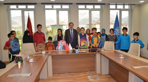 Pamukkaleli Öğrencilere Kırtasiye Desteği