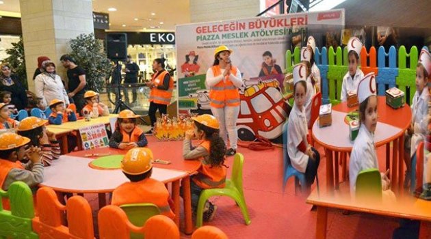 Piazza Çocuk Kulübü, Miniklere Meslekleri Tanıtıyor