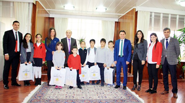 Rektör Talip Gül Minik Öğrencileri Ağırladı