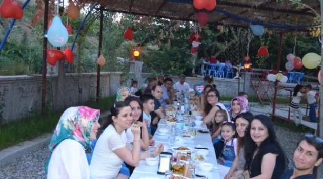 Sason'da Minikler İftarla Veda Etti