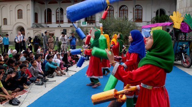 Savaşın Gölgesinde Akrobasi Oyunları