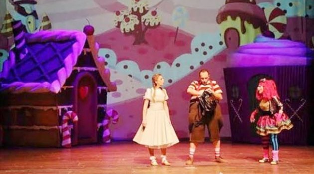 'Şekeronya' çocuklar için sahneleniyor