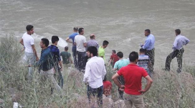 Serinlemek için Zap Suyu’na giren 2 çocuk kayboldu