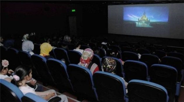 Sinema Tebessüm Çocuklara Kapılarını Açtı