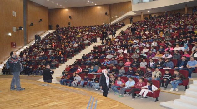 Şırnaklı Çocuklar Tiyatroyla Buluştu