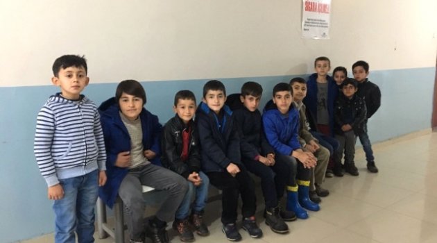 Şırnaklı Çocukların Bayrak Sevgisine Kayıtsız Kalınmadı