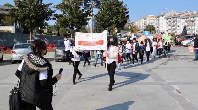 Sokak hayvanları için yürüdüler