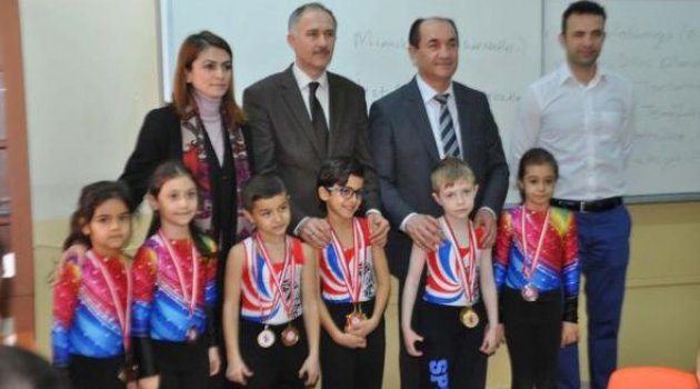 Somalı Minik Jimnastikçilere Madalya
