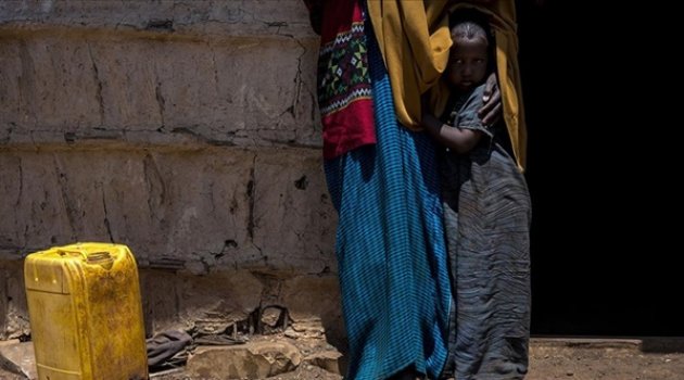 Somali'de kuraklıktan dolayı çocuklar ölüyor