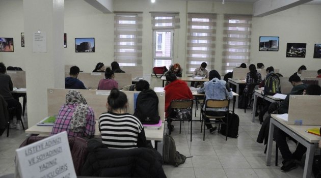 Sömestr Tatilinde Kütüphaneler Doldu Taştı