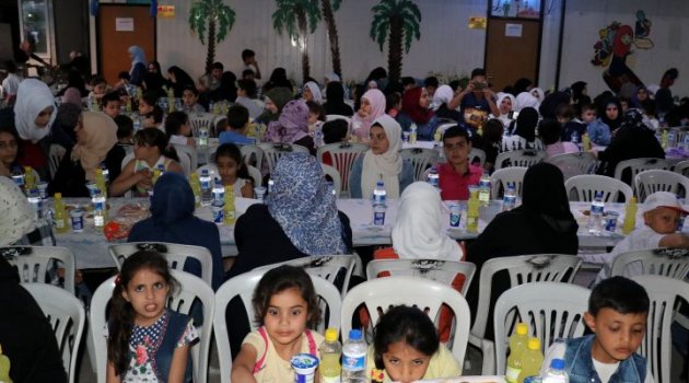 Suriyeli Yetim Çocuklar İftarda Buluştu