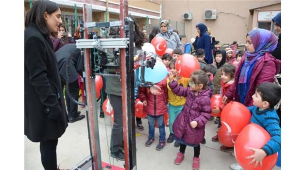 Toplum Merkezi Çocuklara Yönelik Robot Etkinliği