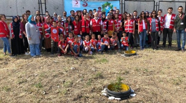 Toprağa Gömdükleri Kapsüllerle Geleceğe Mesaj Gönderdiler