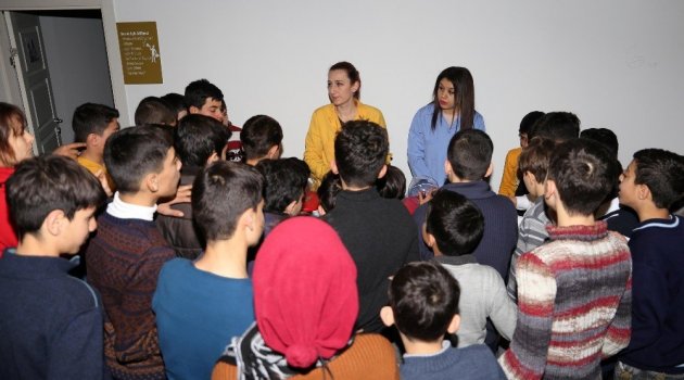 Türk Kızılayı’nın Türkmen Çocukları Müzede