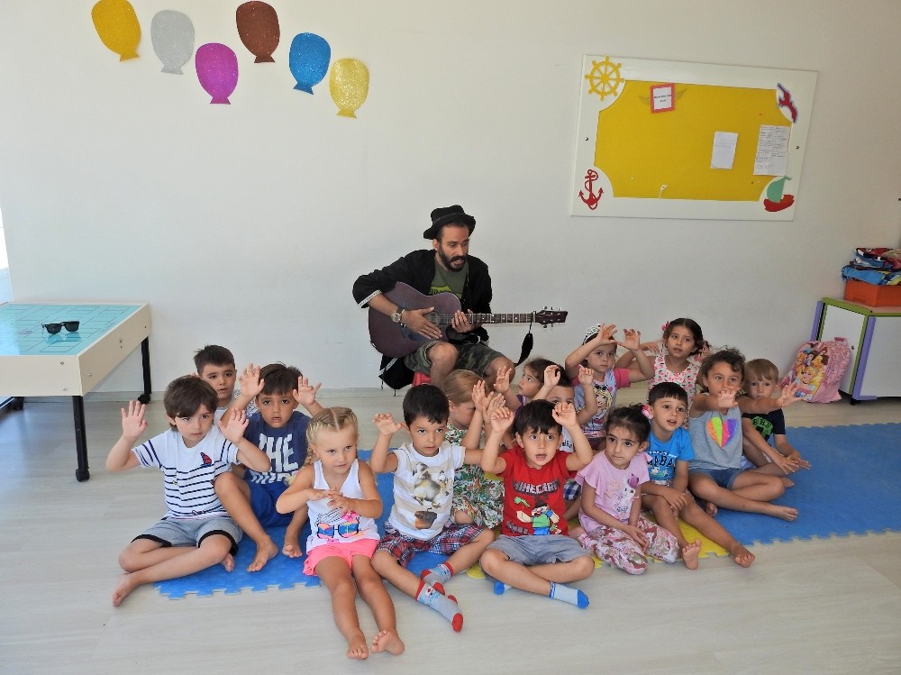 Türkiye'nin Tek Çocuk Masal Anlatıcısı