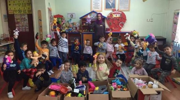 Ünlü Sanatçılardan Çocuklar İçin Başlatılan Kampanyaya Destek
